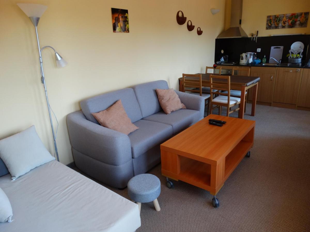 Snezhankas Apartment Παμπόροβο Εξωτερικό φωτογραφία